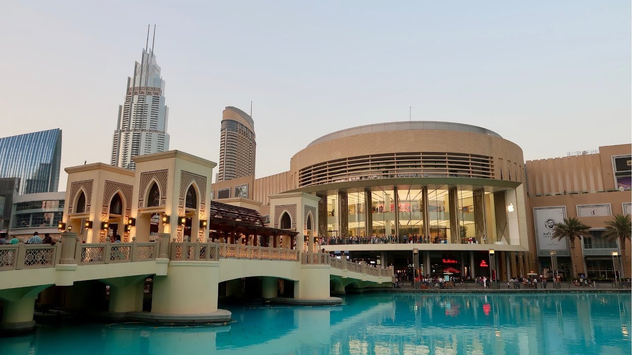 The Dubai Mall – Largest shopping mall in the world!